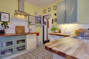 Kitchen- click for photo gallery